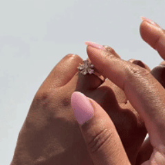 CRYSTAL FLOWER SPINNER RING