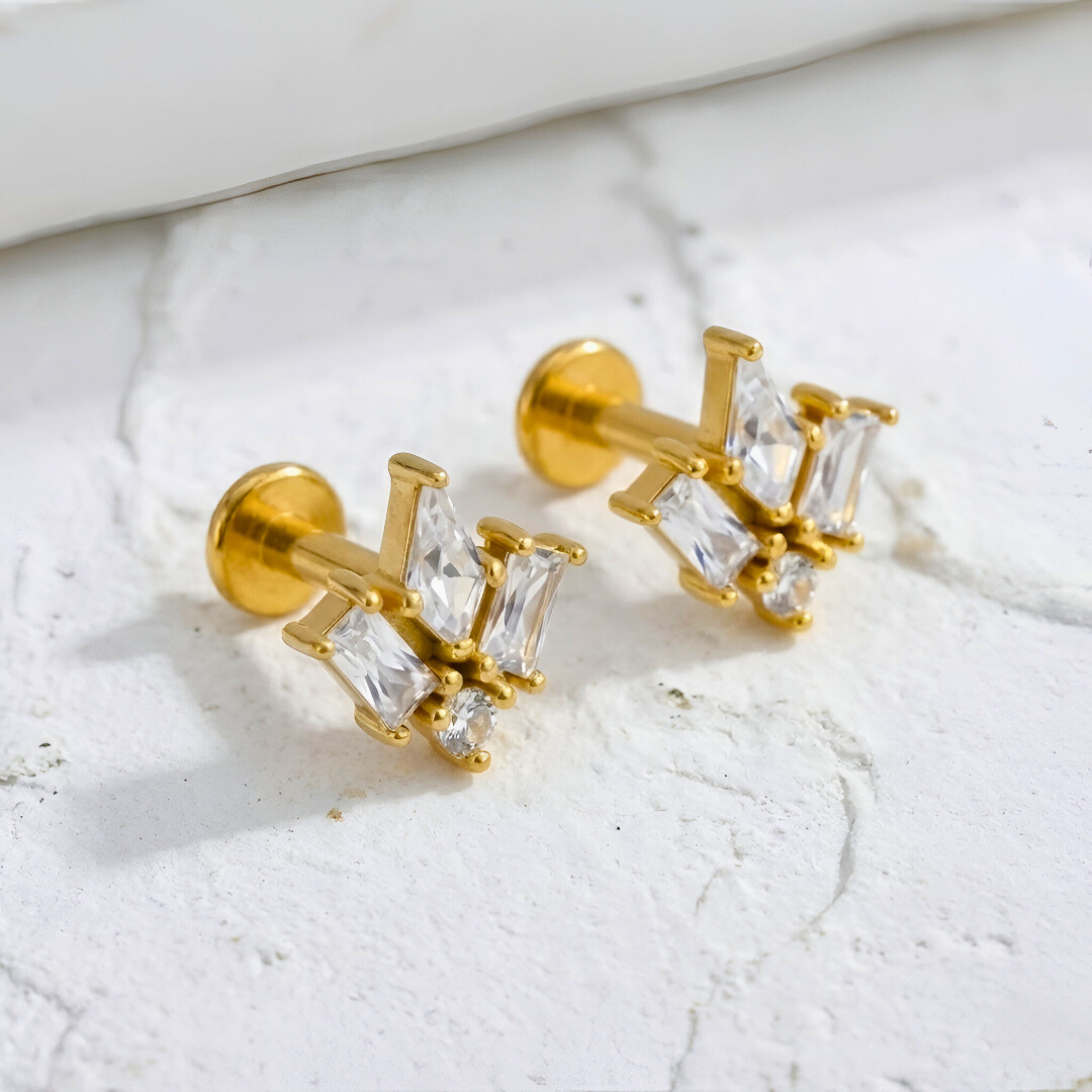 Royal Tiara Labret Piercing