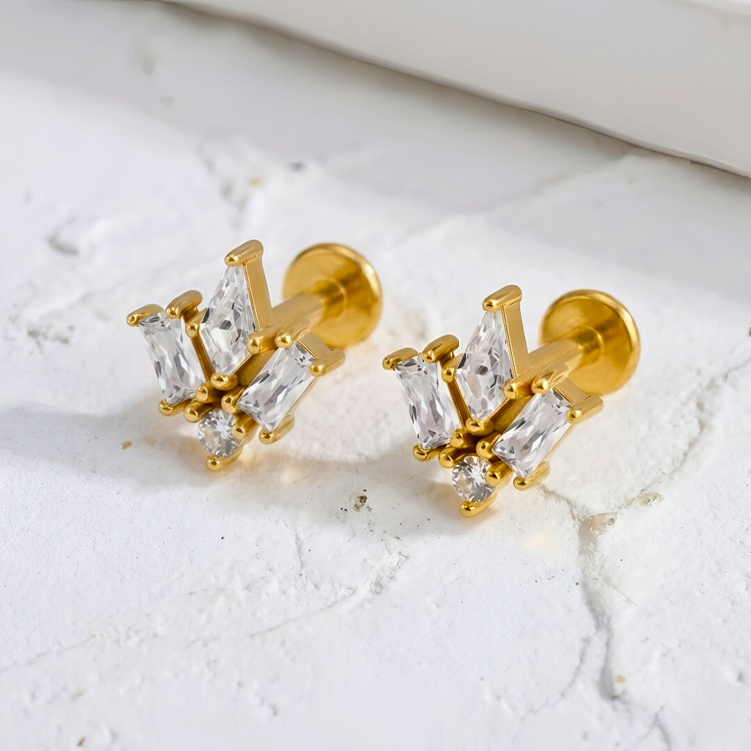 Royal Tiara Labret Piercing