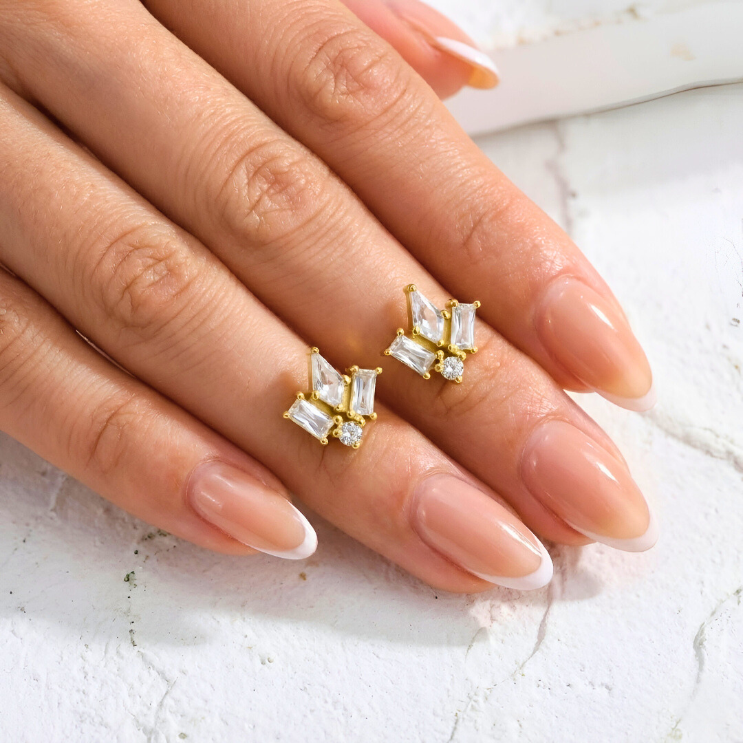 Royal Tiara Labret Piercing