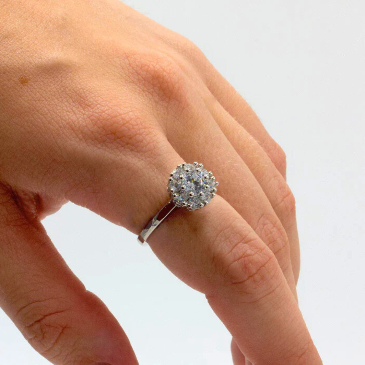 ETERNAL CRYSTAL SPINNER RING